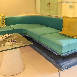 Staycation Sparkling & Massage